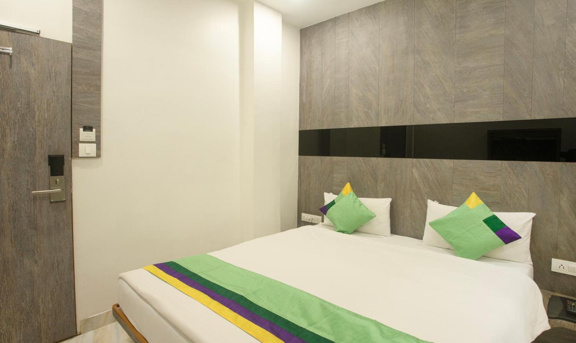 Hotel Treebo Urban, 1 Km From Railway Station Súrat Exteriér fotografie